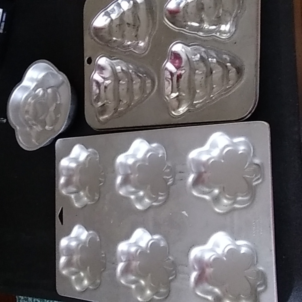 Aluminum Holiday Bakeware Bundle